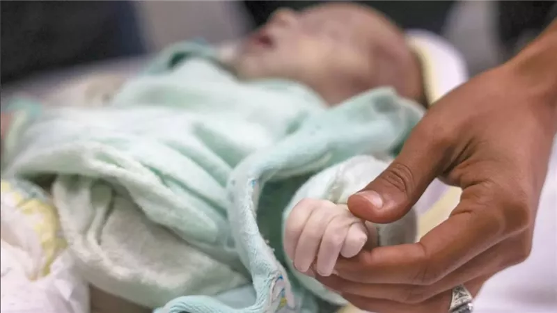 العثور على جثة رضيع أعلى سطح عقار ببولاق الدكرور.. والتحريات كشف مفأجاة 