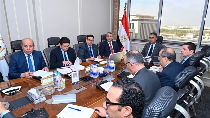  شريف فاروق يترأس اجتماع اللجنة العليا للمطاحن لمتابعة انتظام العمل 