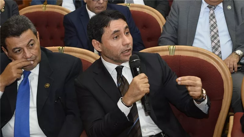  مظلوم يطالب هيئة الطرق بإعداد دراسة عن استكمال امتداد الطريق الصحراوي الشرقي 