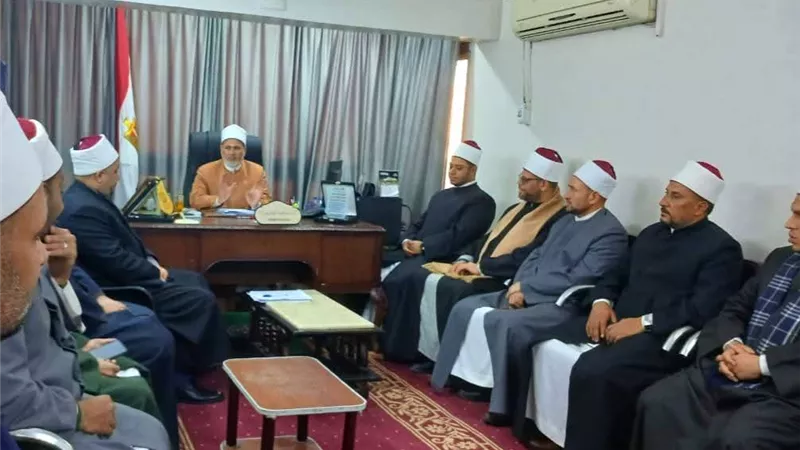 وكيل أوقاف بني سويف يجتمع بالأئمة المتعاونين مع محكمة الأسرة