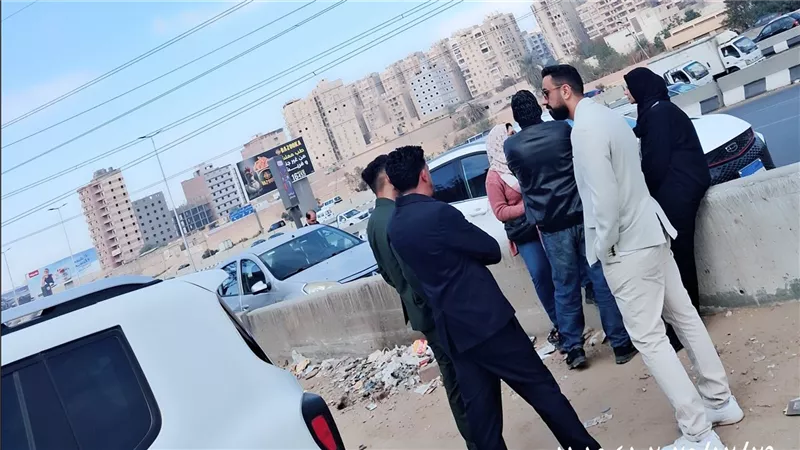 منتظرين جلستها.. أقارب هدير عبد الرازق أمام المحكمة الاقتصادية