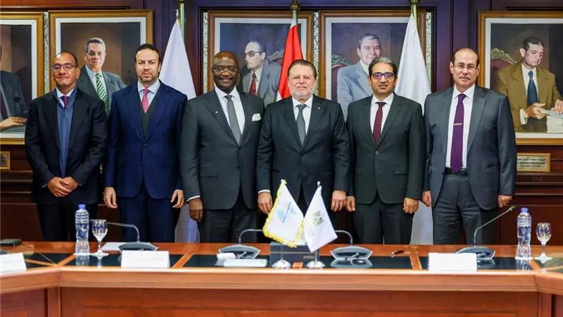 البنك المركزي والتصدير والاستيراد الإفريقي يوقعان مذكره لإنشاء بنك للذهب بمصر