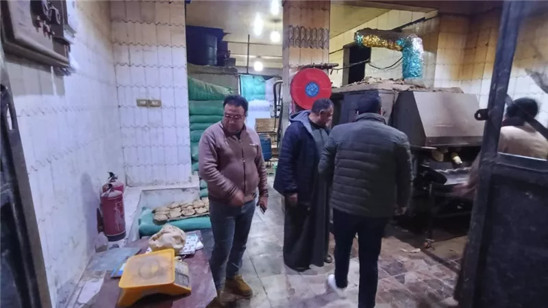 ضبط نصف طن زيوت طعام مجهولة المصدر وغلق مستودع غاز بالمنوفية