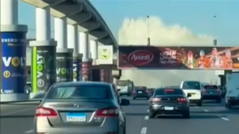 بالفيديو .. انفجار ماسورة مياه بشارع التسعين الجنوبي بمنطقة التجمع الخامس
