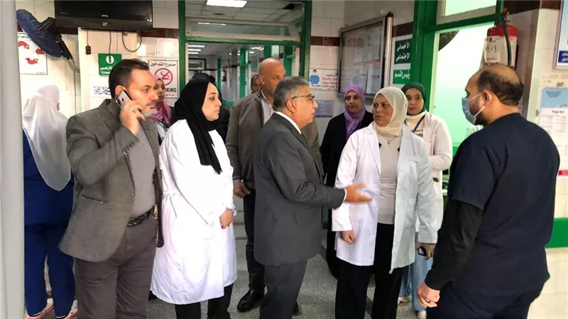 محافظ الدقهلية يتفقد مستشفى التأمين الصحي بسندوب ويشيد بأداء الأطقم الطبية
