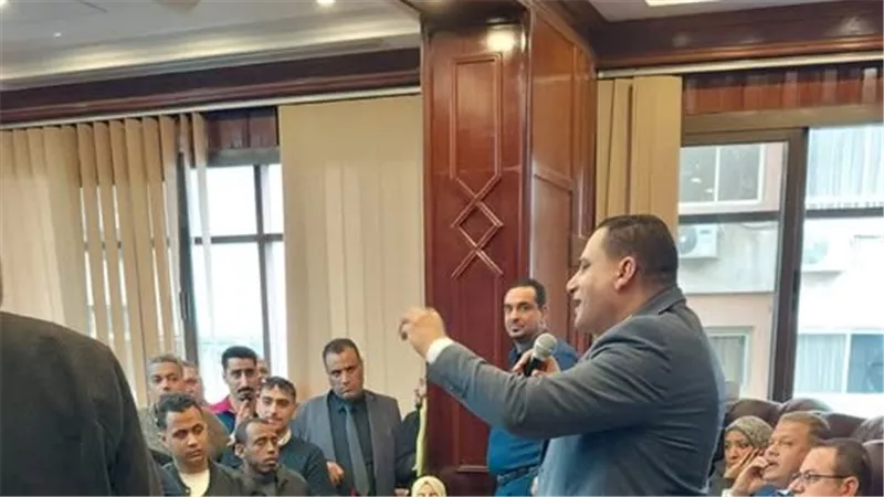 محمود بلاسى: حل مشكلات البقالين أولوية لضمان انتظام وصول السلع التموينية