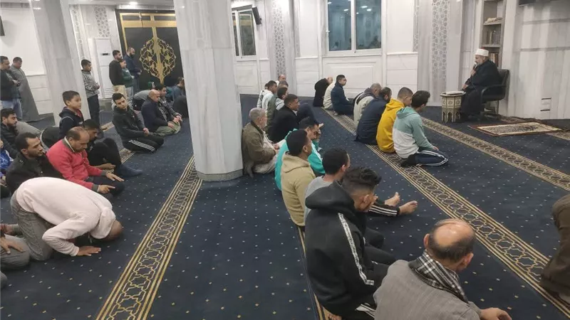 المدارس العلمية بالمساجد الكبرى في القليوبية تواصل نشر العلم الشرعي 