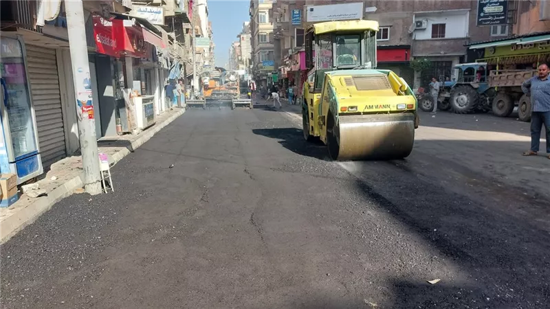 ضمن الخطة الاستثمارية للعام المالي الحالي استكمال الرصف بمنطقة الساحة بالبحيرة