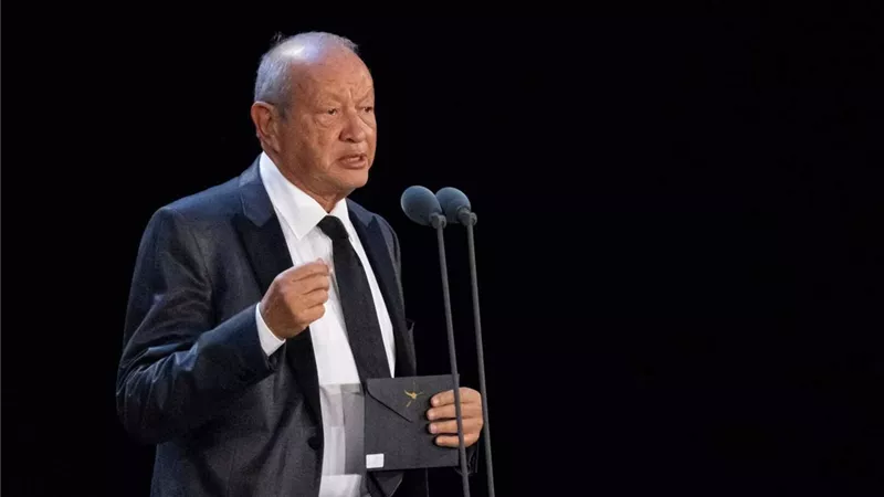 الطريق إلى اللقب مفتوح.. نجيب ساويرس يتوقع تتويج المنتخب الوطني بأمم أفريقيا