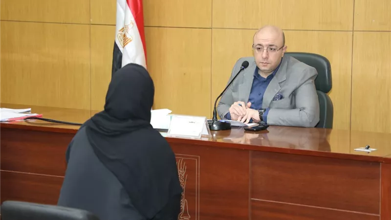 محافظ بنى سويف يقرر صرف إعانة مالية لسيدتين لظروفهما الصعبة