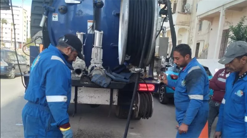 استمرار أعمال تطهير شبكات الصرف الصحى بمحافظة بورسعيد