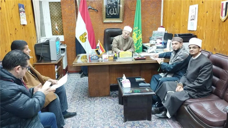 مديرأوقاف القليوبية يعقد اجتماعا مع وحدة الدعوة الإلكترونية لمتابعة خطة العمل