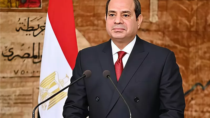 مصطفى بكري: الرئيس السيسي لا يكابر ويعمل من أجل الوطن رغم الظلم الذي تعرض له