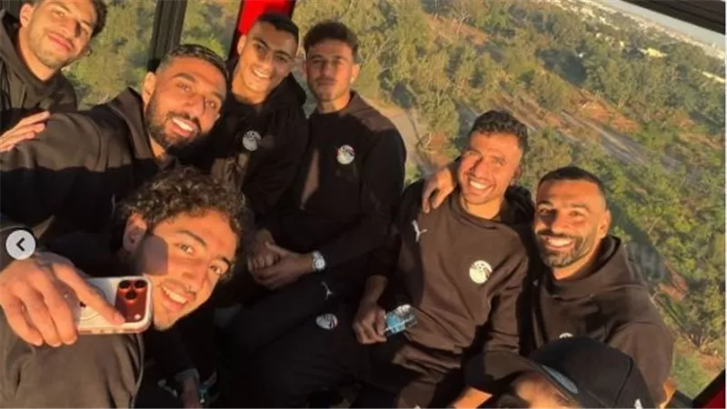 طاولة وتلفريك.. محمد صلاح في جولة ترفيهية قبل مواجهة مصر وبنين