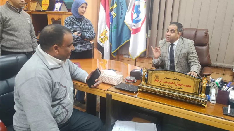 وكيل وزارة الصحة بأسيوط يبدأ مهامه بالانضباط الميداني وجولات مفاجئة