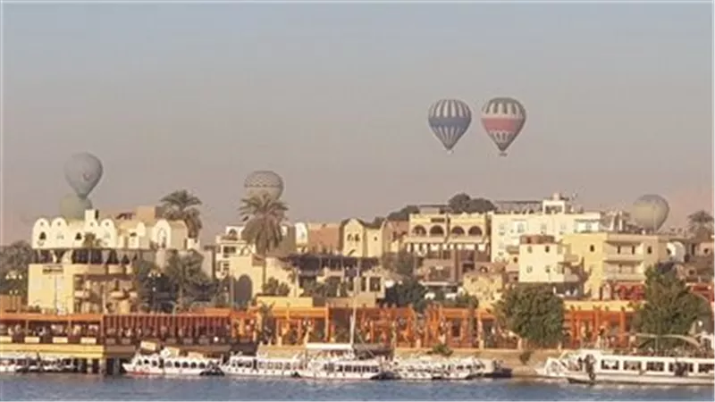 108 رحلات بالون طائر تنقل 2600 سائح في أول صباح لرأس السنة بالأقصر