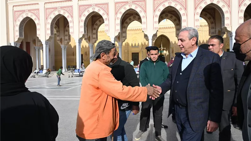 أول أيام العام الجديد.. محافظ الغربية يتفقد تطوير محيط مسجد السيد البدوي 