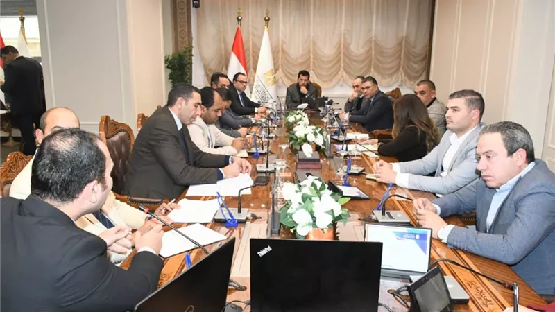 وزير الشباب والرياضة يبحث استضافة مصر لدورة الألعاب الأفريقية 2027
