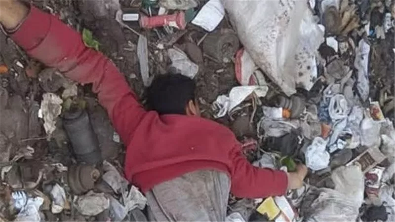 قطار ينهي حياة شاب في لحظات مأساوية بمعدية شلبي بطنطا