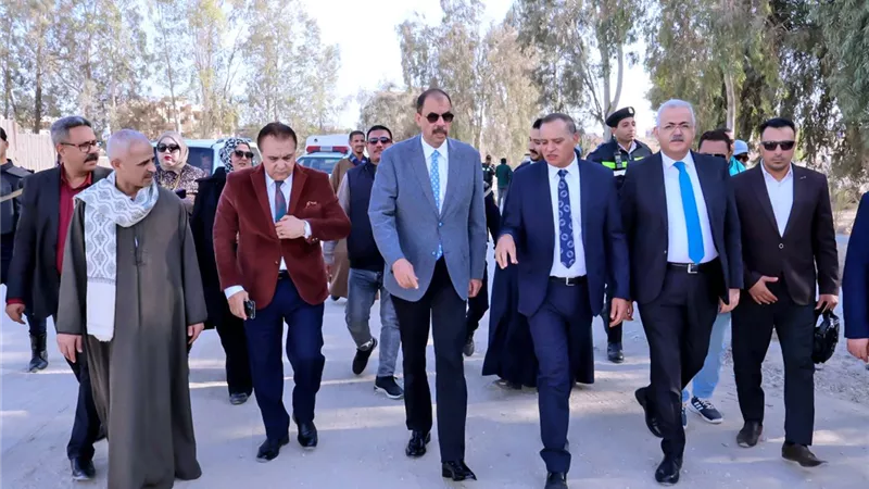 متوقف من 7 سنوات.. محافظ سوهاج يتفقد موقع مصنع الطوب الأسمنتي بجرجا