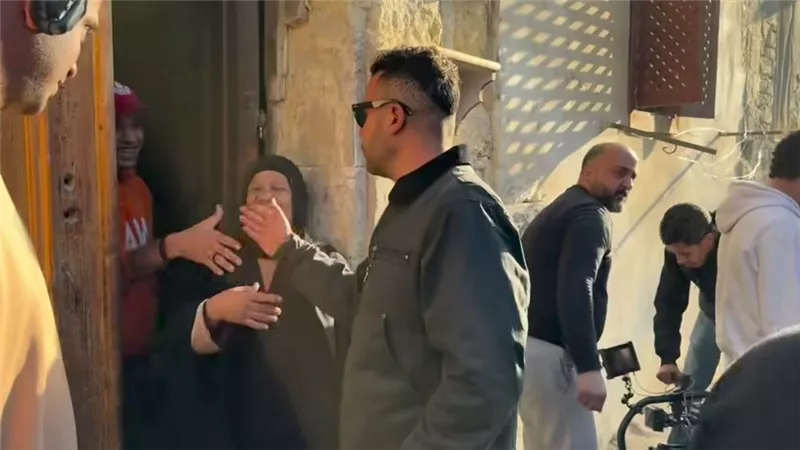 كانوا مصممين أتغدا عندهم .. محمد إمام يكشف عن موقف جمعه بعائلة بسيطة |فيديو