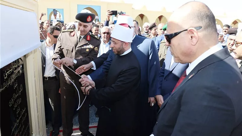 الأزهري وعدد من الوزراءيفتتحون مسجدي الحميد المجيد والسميع العليم بالبحرالأحمر