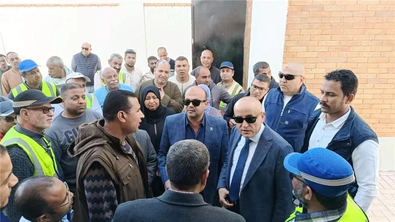 تمهيدا لافتتاحها.. محافظ الأقصر يتفقد محطة رفع صرف صحي الشغب الفرعية 