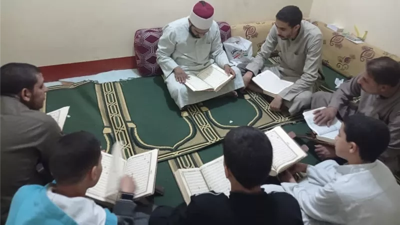 بيوت الرحمن تزداد نورا .. أئمة المنوفية يؤدون مقرأة الجمهور بعد صلاة الجمعة