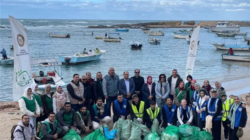 حملة بيئية واسعة لتنقية الجزر والشواطئ المصرية من مخلفات البلاستيك