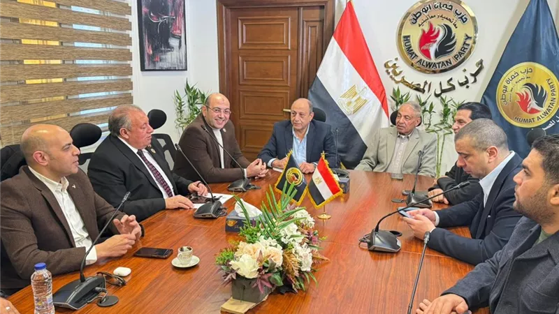 غرفة عمليات حماة الوطن تستأنف متابعة التصويت بجولة الإعادة في الدوائر الملغاة