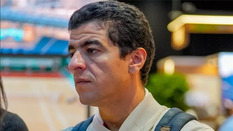  بعد انتقادات السوشيال ميديا.. محمد نجاتي يوضح سبب طلبه صورة بروفايل