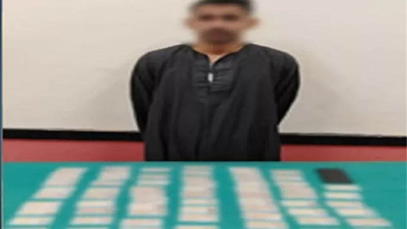 لتوجيه تصويت الناخبين.. ضبط عامل بحوزته بطاقات شخصية في سوهاج