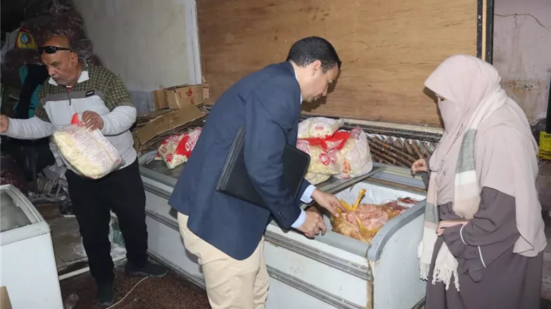ضبط لحوم وسماد مجهول المصدر وتحرير محاضر بمستودعات مواد بترولية ببنى سويف 