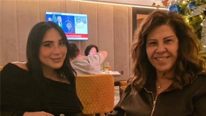 ليلى عبداللطيف تظهر مع دينا راغب.. هل خضعت لجلسة خاصة؟
