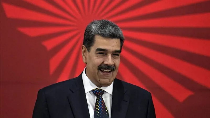 المحكمة العليا في فنزويلا تأمر نائبة الرئيس بتولي صلاحيات مادورو مؤقتا 