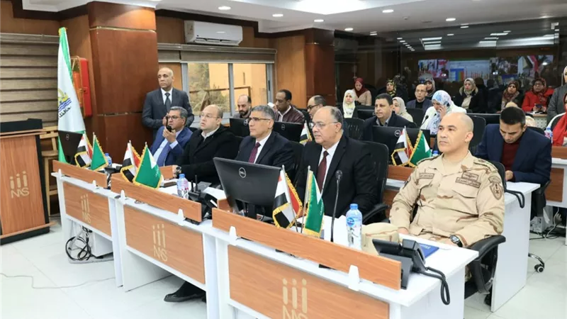 محافظ الجيزة يتابع انتظام العمل بلجان جولة إعادة انتخابات مجلس النواب 