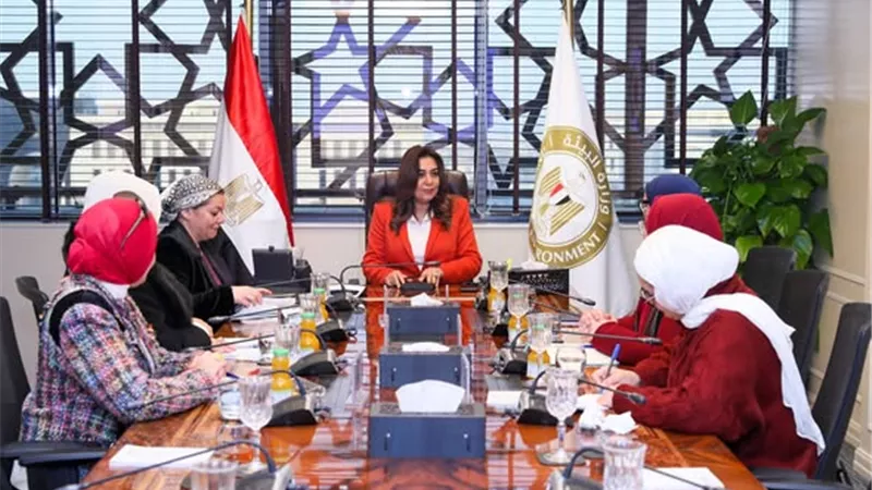 منال عوض توجه بتكثيف المتابعة الميدانية لضمان الالتزام بالاشتراطات البيئية