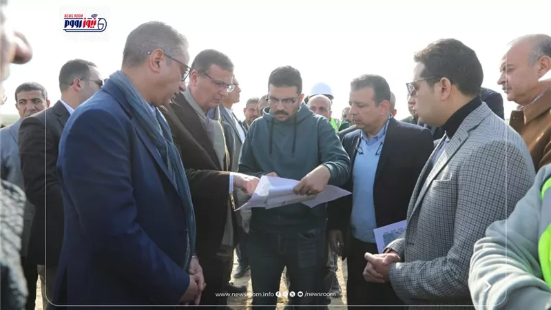 وزير الزراعة ومحافظ الفيوم يتفقدان مشروع 