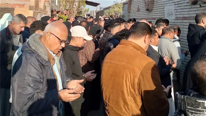 أهالي بنها بالقليوبية يودعون جثـمان الطفل أحمد ضـحية صديقه بقريةالرملة 