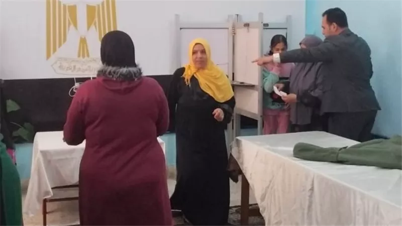 القاضي تامر الخطيب: تغيير مقر 3 لجان بالإسكندرية وانتظام التصويت