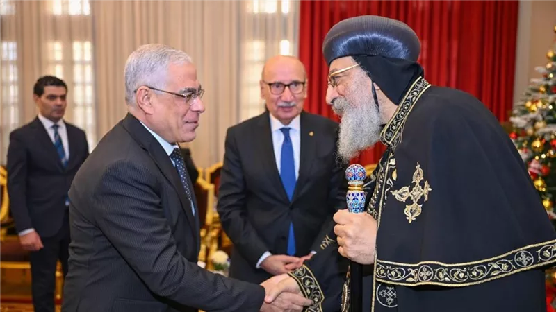 النائب العام ورئيس مجلس القضاء يزوران البابا تواضروس للتهنئة بعيد الميلاد
