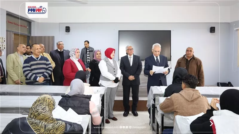 رئيس جامعة المنيا يواصل جولاته التفقدية لسير الامتحانات بكليات الجامعة