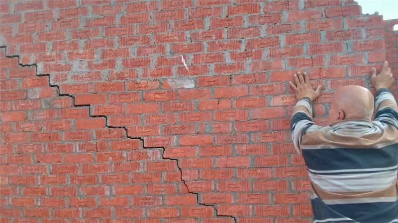 حملة مكثفة بشبين الكوم لإزالة التعديات على الأراضي الزراعية وحماية الممتلكات