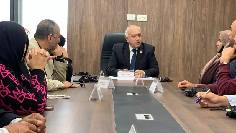 سكرتير عام مساعد محافظ دمياط يعقد اجتماعا لمتابعة ملف المتغيرات المكانية