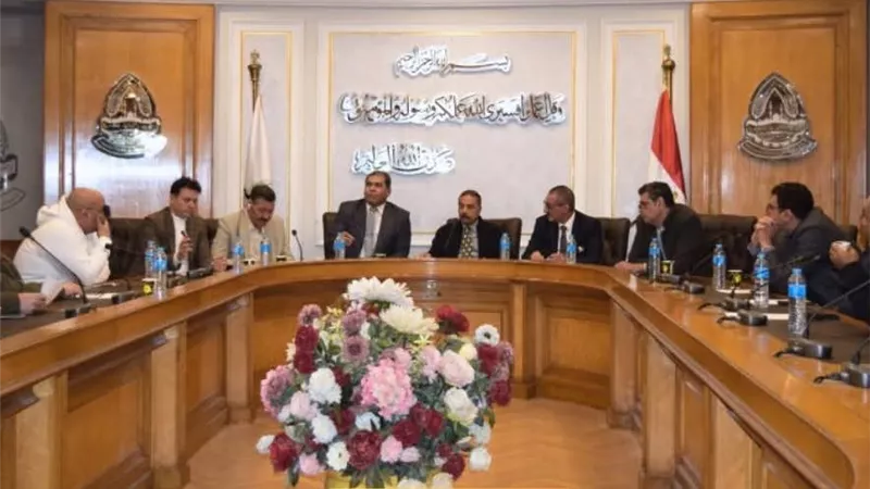شعبة ساعات القاهرة تدرس ضبط الأسواق بالتنسيق مع التموين
