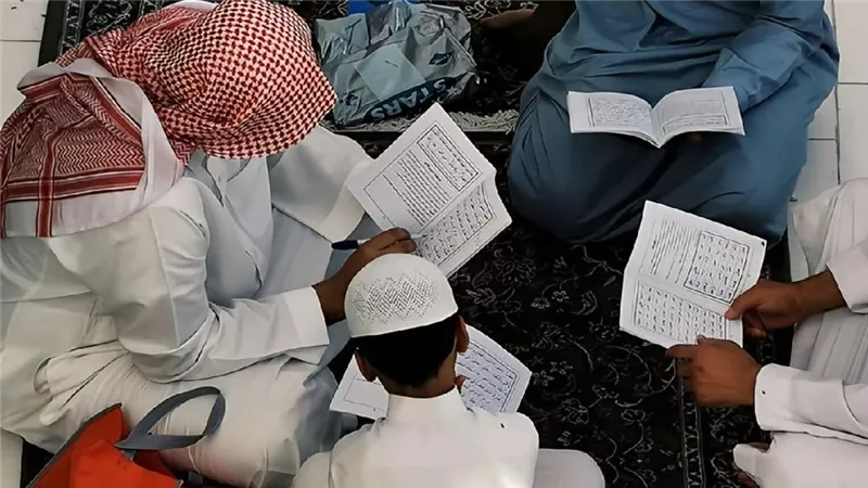 ما حكم الذكر الجماعي والمديح والابتهالات النبوية؟.. الإفتاء تجيب