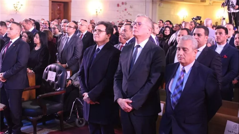 وزير الثقافة يشارك أبناء الطائفة الإنجيلية احتفالهم بعيد الميلاد المجيد بكنيسة