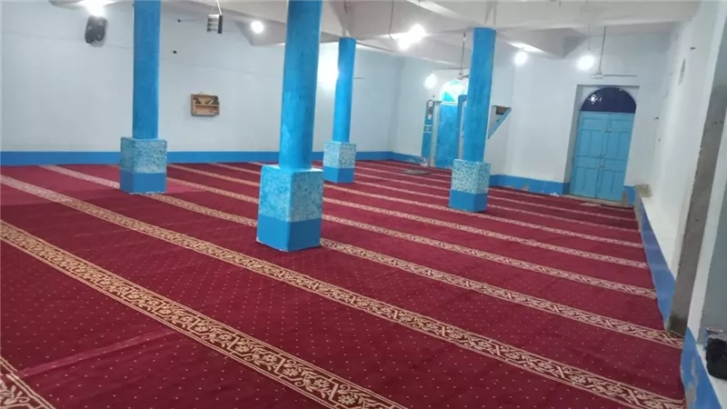 مديرية أوقاف أرمنت تفرش مسجد 