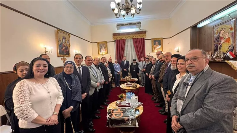 رئيس جامعة بورسعيد يترأس وفد  لتهنئة الاقباط بعيد الميلاد المجيد
