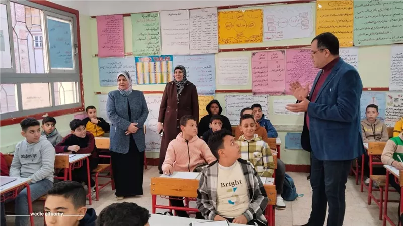 ياسر عماره يتابع امتحانات النقل ويطمئن على تهيئة الاجواء للطلاب